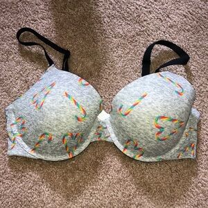 Pink Victoria’s Secret Gray Rainbow Hearts Christmas bra T- Shirt Bra sz 36D